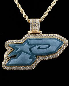 จี้เพชรโมอิสซาไนต์รูปตัวอักษรโลโก้แบบฮิปฮอป ดีไซน์สองสีสุดพิเศษ 3 มิติ ประดับเพชรเต็มตัว คุณภาพสูง ฝังด้วยมืออย่างประณีต หนาแน่น สำหรับผู้ชาย - Product Image 2