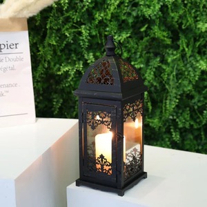 Lanterne en fer avec porte-bougie pour la décoration de la maison - Product Image 3