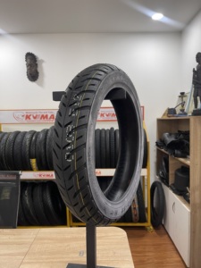ยางมอเตอร์ไซค์ KUMA K279 สีดำใหม่ ทนทาน ผลิตในเวียดนาม ขายดี ผลิตจากยางธรรมชาติ + ไนลอน 4PR/6PR/8PR ระยะทางใช้งานสูงสุด 20000 กม. - Product Image 3