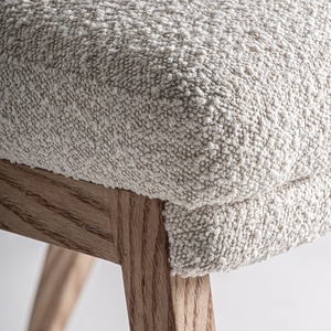 Silla de Comedor Nórdica Tapizada con Tela Texturizada y Estructura de Madera Sólida para Interiores Contemporáneos - Product Image 5