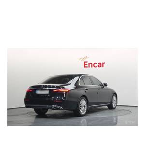 Mercedes-Benz Clase E E250 Exclusive 2023, 32,523 km, Caja de Cambios Automática, Cámara Trasera, Asientos de Cuero, Volante a la Izquierda - Product Image 2