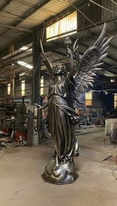 Figurine d'ange en fer forgé avec des ailes colorées tenant une torche, sculpture d'art de collection avec impression UV et design 3D complet - Product Image 5
