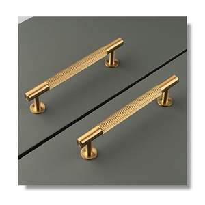 Tiradores de latón premium con diseño de hoja para puertas de armario, acabado dorado, tiradores decorativos para cajones de armario, herrajes de lujo para muebles modernos - Product Image 4