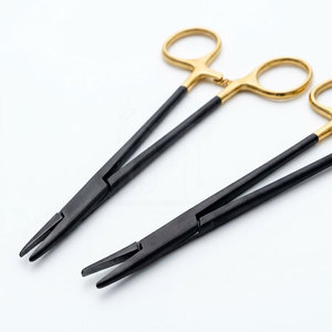Portaagujas Quirúrgicos Manuales con Recubrimiento Negro, Herramienta Profesional de Mano, Mordazas Anodizadas en Negro Mate para Aplicaciones de Cirugía General - Product Image 4