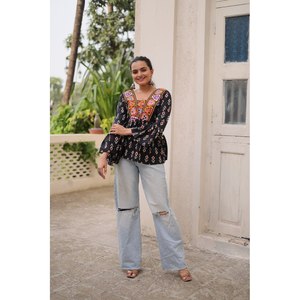 Top con Parches Indio-Pakistaníes, Especial para Navratri - Product Image 4