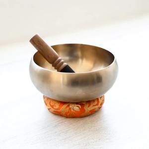Bol chantant en métal artisanal pour la méditation, la thérapie sonore, le yoga, la guérison, la relaxation et la pleine conscience - Product Image 5