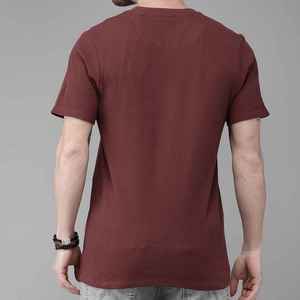 เสื้อยืดคอกลมแขนสั้นสีเบอร์กันดีสำหรับผู้ชาย ทรงปกติ สวมใส่สบาย ผลิตจากผ้าฝ้ายถัก 100% สีพื้น - Product Image 2