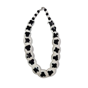 Collier fantaisie en résine de haute qualité avec étoiles, planètes et lunes, forme irrégulière, bijou artistique tendance pour femme - Product Image 3