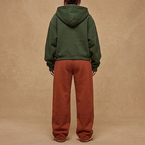 Ensemble de survêtement athlétique pour femmes avec logo personnalisé, haut de performance et pantalon de jogging, marque privée, fabricant de vêtements de fitness en gros - Product Image 2