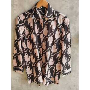 Camisa negra de manga larga para mujer con diseño de tigre durmiendo - Product Image 5