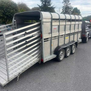 Remorque à bétail tri-essieux 2026 de 14 pieds (remorque pour bovins/ovins 44) capacité de charge de 700 kg fabriquée en Californie - Product Image 1