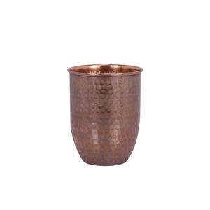 Gobelet en cuivre martelé foncé, tasse à boire en métal courbé, récipient à eau finition rustique, vaisselle réutilisable pour la maison, les restaurants et les hôtels - Product Image 2