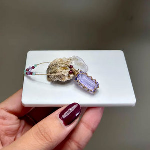 Collier artisanal en cristal d'améthyste, pendentif en pierre violette enroulé sur fil, cordon ajustable perlé, bijoux bohèmes faits à la main - Product Image 2