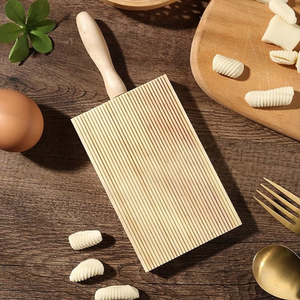 Tabla de madera para untar mantequilla con mango para uso en la cocina, diseño artesanal de madera maciza, tabla para gnocchi a bajo precio - Product Image 4