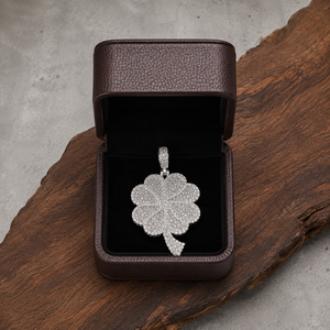 Pendentif Hip Hop Trèfle à Quatre Feuilles en Argent 925 Personnalisé, Sertissage Micro Pavé Moissanite Taille Brillant, Bijou de Luxe pour Mariage - Product Image 3