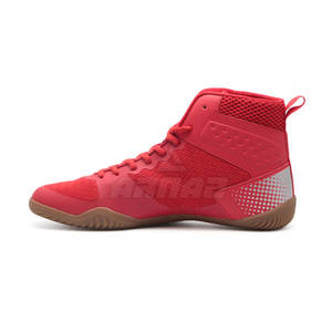 Chaussures de boxe à fermeture sécurisée et performance fluide, avec des matériaux durables et un mouvement facile du pied - Product Image 4