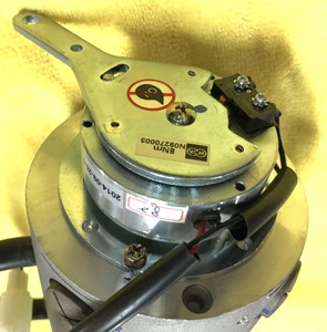 Moteur d'origine DC24V 4 pôles 650W 31300-LBE1-E70 avec frein BLY0S8AA 8Nm 18W pour réparation de scooter électrique Kymco Strider Days Maxi 4 MX4 - Product Image 2