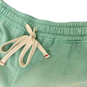 Shorts délavés pour hommes, fabriqués en tissu doux, parfaits pour l'été, le streetwear décontracté et les tenues quotidiennes confortables et élégantes. - Product Image 5
