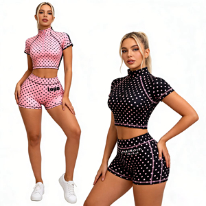 Ensemble de survêtement 2 pièces personnalisé noir et rose à pois, avec crop top à demi-zip et manches courtes, et short, pour femme, tenue décontractée - Product Image 6