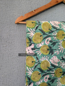 Tissu en coton imprimé à la main de qualité supérieure, fabriqué en Inde, respectueux de l'environnement, teinture naturelle, imprimé floral, textile pour robe d'été, décoration de la maison, chemises - Product Image 6