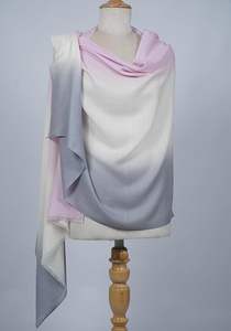 Estola de Diseño de Lujo VIC de Cachemira y Lana Fina, Tricolor Degradado, Transpirable, para Invierno, Unisex, para Uso Diario en Exteriores, Tamaño 70 x 200 cm - Product Image 3