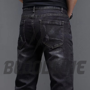 Jean en denim délavé noir coupe slim à jambe droite pour homme, style décontracté taille mi-haute en coton, collection automne - Product Image 3