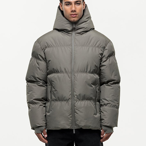 Chaqueta Acolchada con Capucha para Hombre, Color Sólido, Relleno Grueso de Poliéster, Resistente al Viento, Abrigo Casual de Invierno, Corte Regular, Cierre de Cremallera - Product Image 1