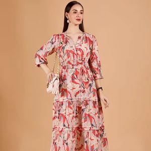 เดรสผู้หญิงลายดอกไม้ คอวี แขนบาน แต่งระบายชายกระโปรง ทรงหลวม ซักได้ - Product Image 1