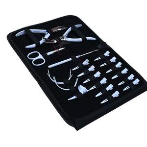 Kit d'outils OEM blanc pour extensions capillaires avec pince à sertir Microlink, outil de retrait de perles, séparateur de mèches et mini-ciseaux de coupe - Product Image 1
