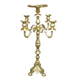 Candélabre porte-bougie baroque en métal sur trépied couleur or centre de table de mariage candélabre fait à la main avec assiette à fleurs - Product Image 1