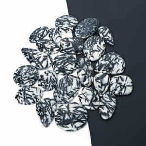 Cabujón de Cristal de Hornblenda Natural con Reverso Plano, Tamaños y Pesos Variados, Gema Suelta Natural para Joyería y Artesanía con Cristales - Product Image 5