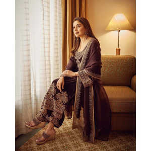 Ensembles pour femmes à la mode avec haut-bas et travail de séquence de broderie Dupatta - Product Image 1