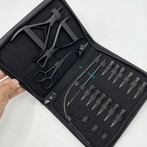 Kit d'outils professionnels et durables pour extensions de cheveux, avec logo personnalisé, en acier inoxydable noir mat, comprenant des pinces à maillons et des pinces à ouvrir. - Product Image 1