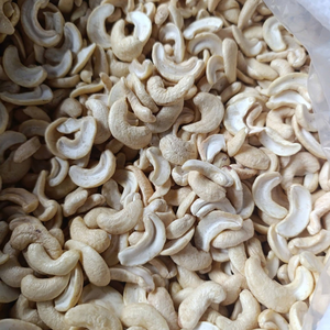 OEM, ODM Packaging Kaju Cashew <b>Nuts</b> SANTIGO <b>Nuts</b> <b>Kernels</b> Broken Kaju Fast Deliver - Product Image 1