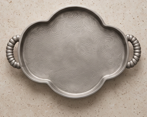 Bandeja de Servir Metálica en Forma de Quatrofoil al por Mayor, Plato Plateado con Asas Acanaladas y Base Estampada, Decoración de Mesa, Venta a Granel - Product Image 5
