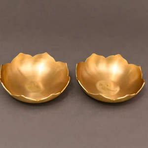 Tazón para ensalada de latón de alta calidad a un precio razonable para el hogar, tazón de la mejor calidad BoldBlossom - Product Image 1