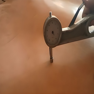 Cuir de buffle pleine fleur tanné végétal, épaisseur 3,8 à 4 mm, pour ceintures, sacs et outils, taille moyenne 8 à 12 pieds carrés, matériau robuste - Product Image 1