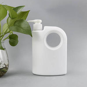 Bouteille de lotion en cylindre HDPE de 600 ml avec pompe et poignée annulaire, surface mate, impression numérique, logo personnalisé pour les cosmétiques - Product Image 2