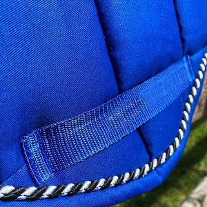 Silla de Montar para Caballo Hecha a Mano con Cuero Genuino Fanfaree, Conjuntos de Equitación Personalizados, Almohadilla de Silla de Montar de Adiestramiento Azul Marino con Relleno de Algodón, Personalizada - Product Image 6