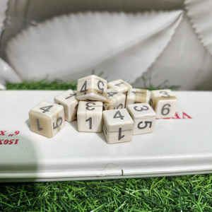 Dados de Hueso de Búfalo Blanco Premium, Dados de 6 Caras Hechos a Mano para Juegos de Mesa a Precio Económico - Product Image 4