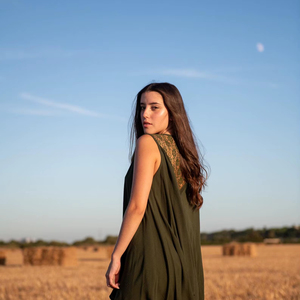 Tunique bohème sans manches avec dos en dentelle, robe tunique fluide d'été, taille unique, vêtements de festival faits à la main, style bohème - Product Image 1