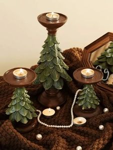 Porte-bougie de Noël en bois fait main, finition brillante - Centre de table de style traditionnel pour salon et maison - Product Image 3