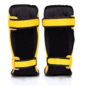 Protector de Espinilla de Boxeo de Cuero Ligero para Entrenamiento, Protección Profesional, Diseño Transpirable, Opciones Personalizables, Hecho en Pakistán - Product Image 2