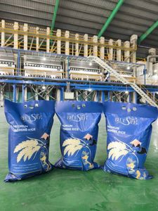 Arroz Jazmín Azul Premium |   Arroz Vietnamita de Grano Largo y Aromático de Alta Calidad |   Venta al por Mayor de Bolsas de 5kg, 10kg, 20kg y 25kg para Exportación por MAX - Product Image 2