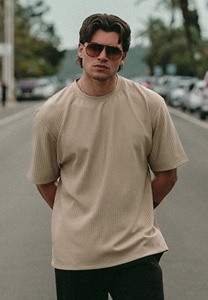 Camiseta de Hombre de Alta Calidad con Logotipo Personalizado, Impresión Frontal por Transferencia de Calor, Secado Rápido, Estilo Casual, Corte Holgado, 180 Gramos, Color Sólido - Product Image 4