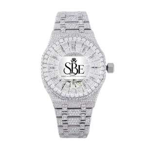 Reloj de Diamantes de Diseño Elegante, Fabricación India, Mecanismo de Cuerda y Diamantes Brillantes Impresionantes para Suministro Mundial - Product Image 1