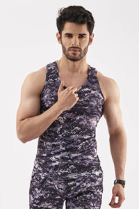 Camiseta sin mangas con paneles de malla para hombre, para mayor transpirabilidad, chaleco de compresión sin mangas para uso deportivo con servicios OEM/ODM - Product Image 5
