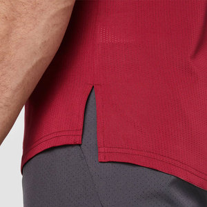 Camiseta de gimnasio cómoda y transpirable, personalizable, en stock, hecha de algodón y poliéster. - Product Image 6