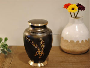 โกศทองเหลืองสำหรับผู้ใหญ่ที่แข็งแรงทนทานสำหรับเก็บขี้เถ้าที่ปลอดภัยด้วยการออกแบบที่เป็นมรดกโบราณเหนือกาลเวลา - Product Image 6