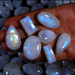 Piedra Lunar Arcoíris con Destello Azul Natural, Mayorista y Fabricante, en Cantidad a Granel (Kg/Kilogramo) para Proveedores y Fabricantes de Joyería - Product Image 3
